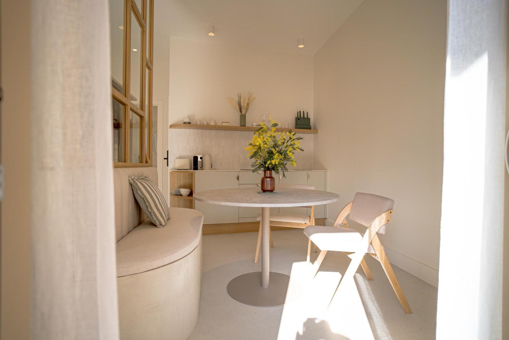 Studios Raffines Avec Terrasses - Plages, Ville Et Gare A Pied - Maison Raphael Saint-Raphael (Var) Exterior foto