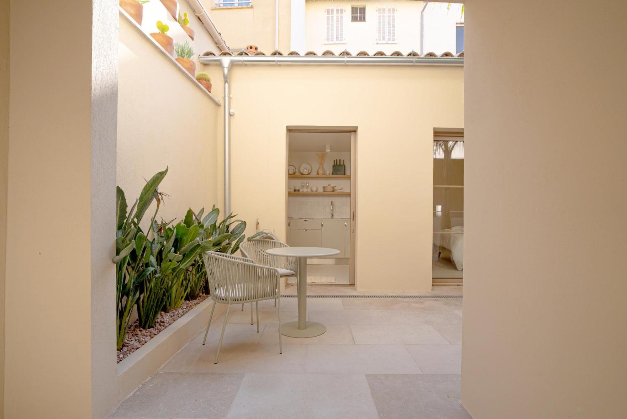 Studios Raffines Avec Terrasses - Plages, Ville Et Gare A Pied - Maison Raphael Saint-Raphael (Var) Exterior foto