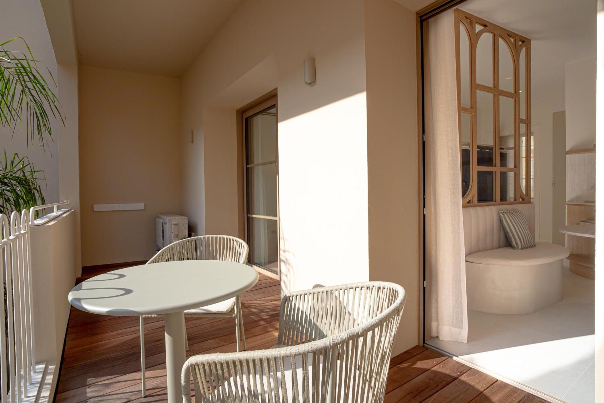 Studios Raffines Avec Terrasses - Plages, Ville Et Gare A Pied - Maison Raphael Saint-Raphael (Var) Exterior foto