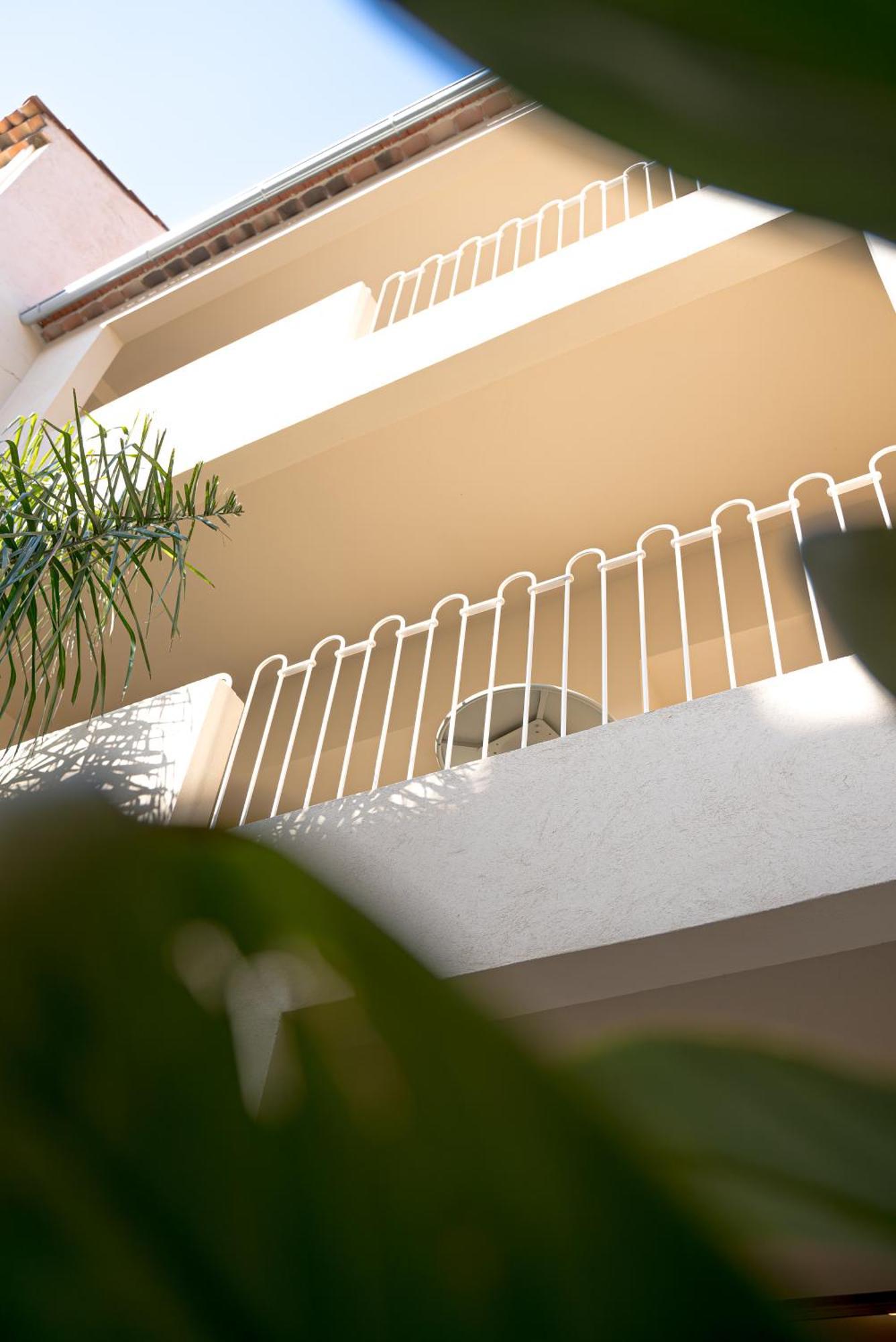 Studios Raffines Avec Terrasses - Plages, Ville Et Gare A Pied - Maison Raphael Saint-Raphael (Var) Exterior foto